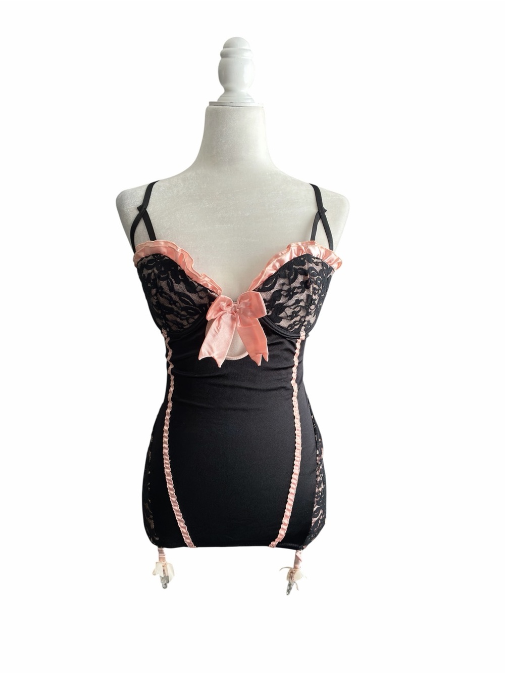 Leg avenue burlesque Black & Pink Lace Push-Up Chemise with Satin Bow costume
